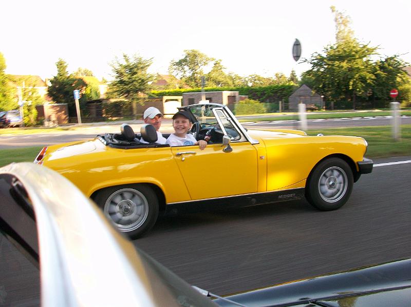 Het bestuur heeft dit uitstekend gezegd, SHOW EN SHINE, en dit alles onder een blakende zon op de locatie De Blookberg te Zutendaal (11).JPG - Onderweg